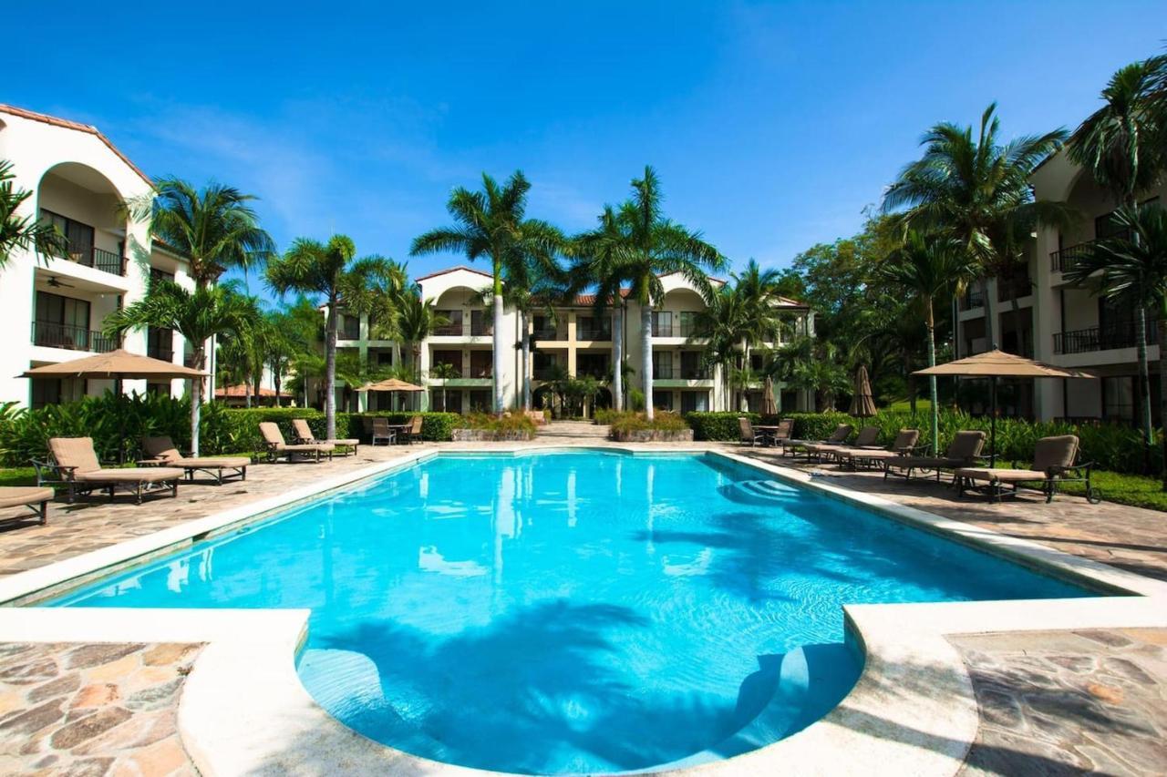 Dazzling End Unit In With Lots Of Windows And Light Sleeps 8 Coco