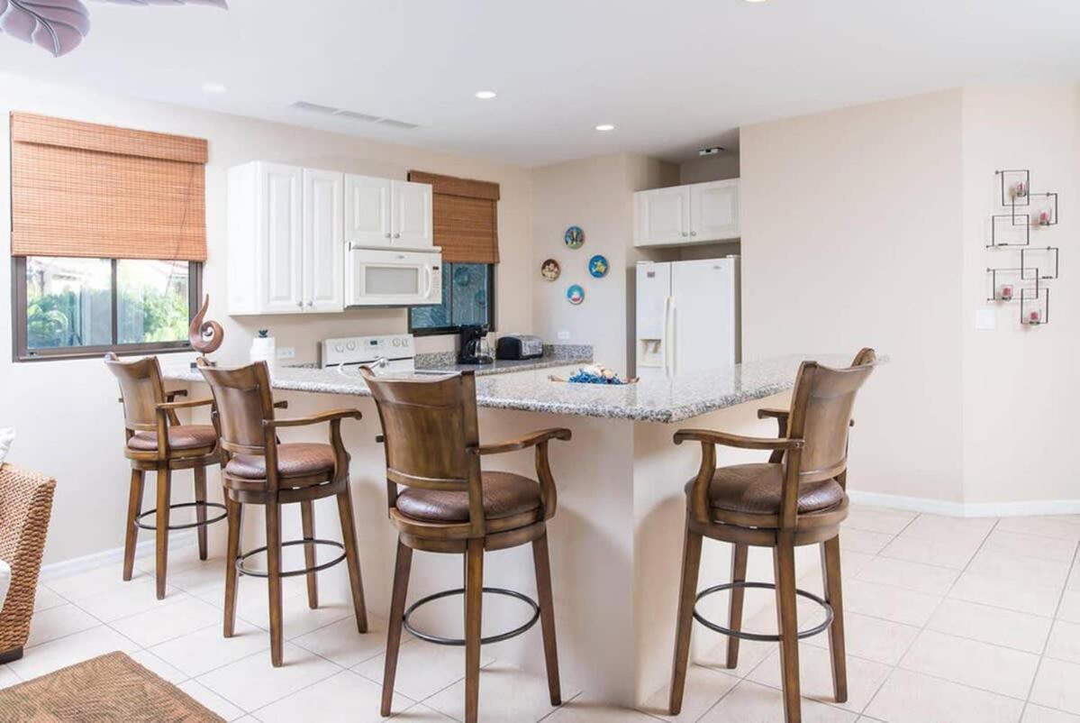 Сasa de vacaciones Dazzling End Unit In With Lots Of Windows And Light Sleeps 8 *
